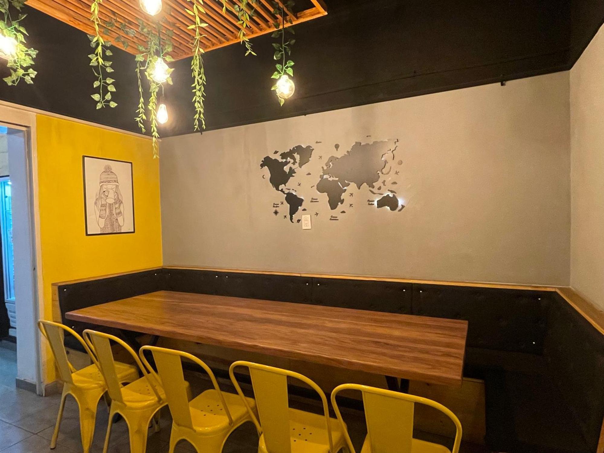 Mora Hostel Мендоса Экстерьер фото