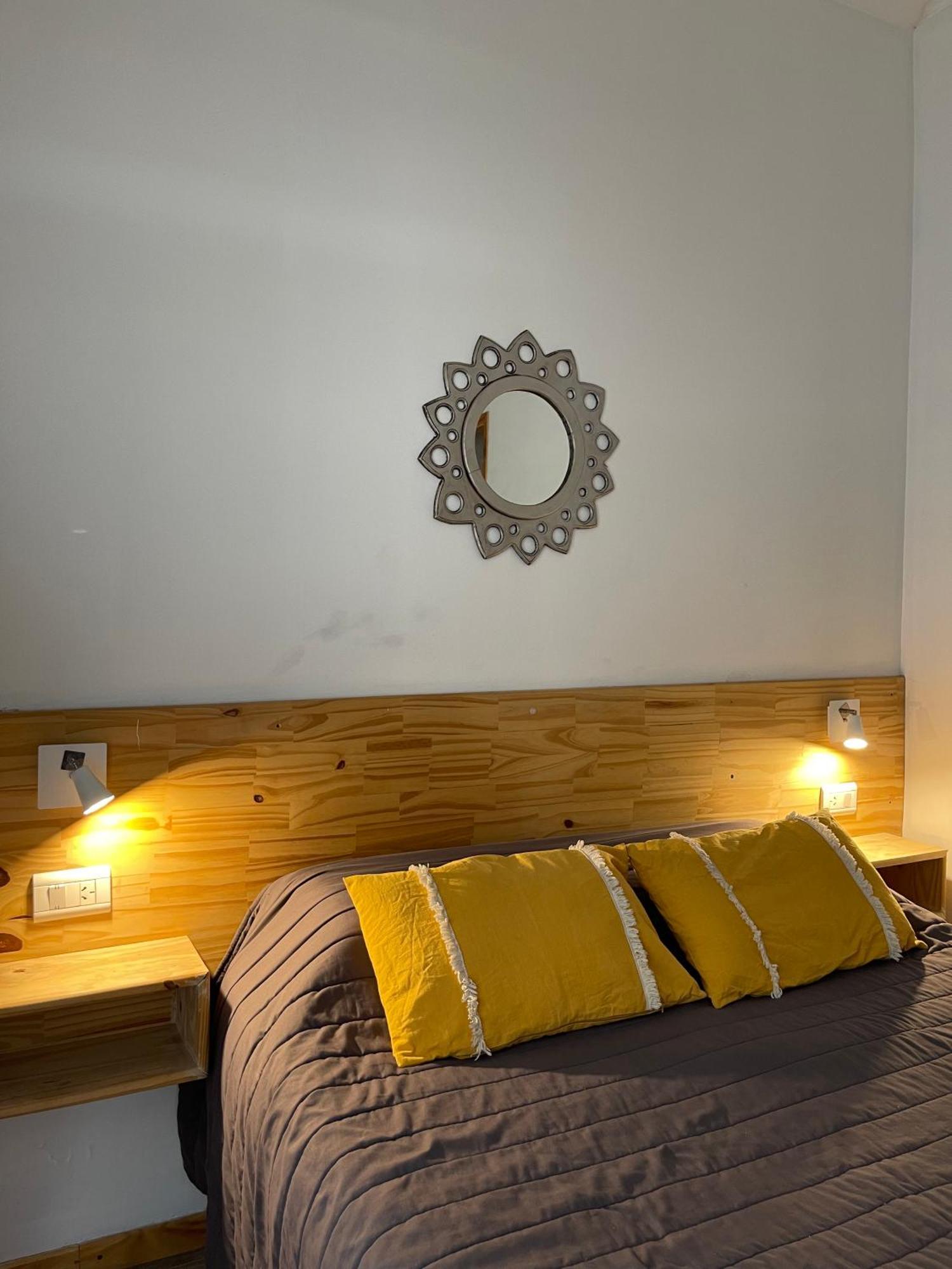 Mora Hostel Мендоса Экстерьер фото