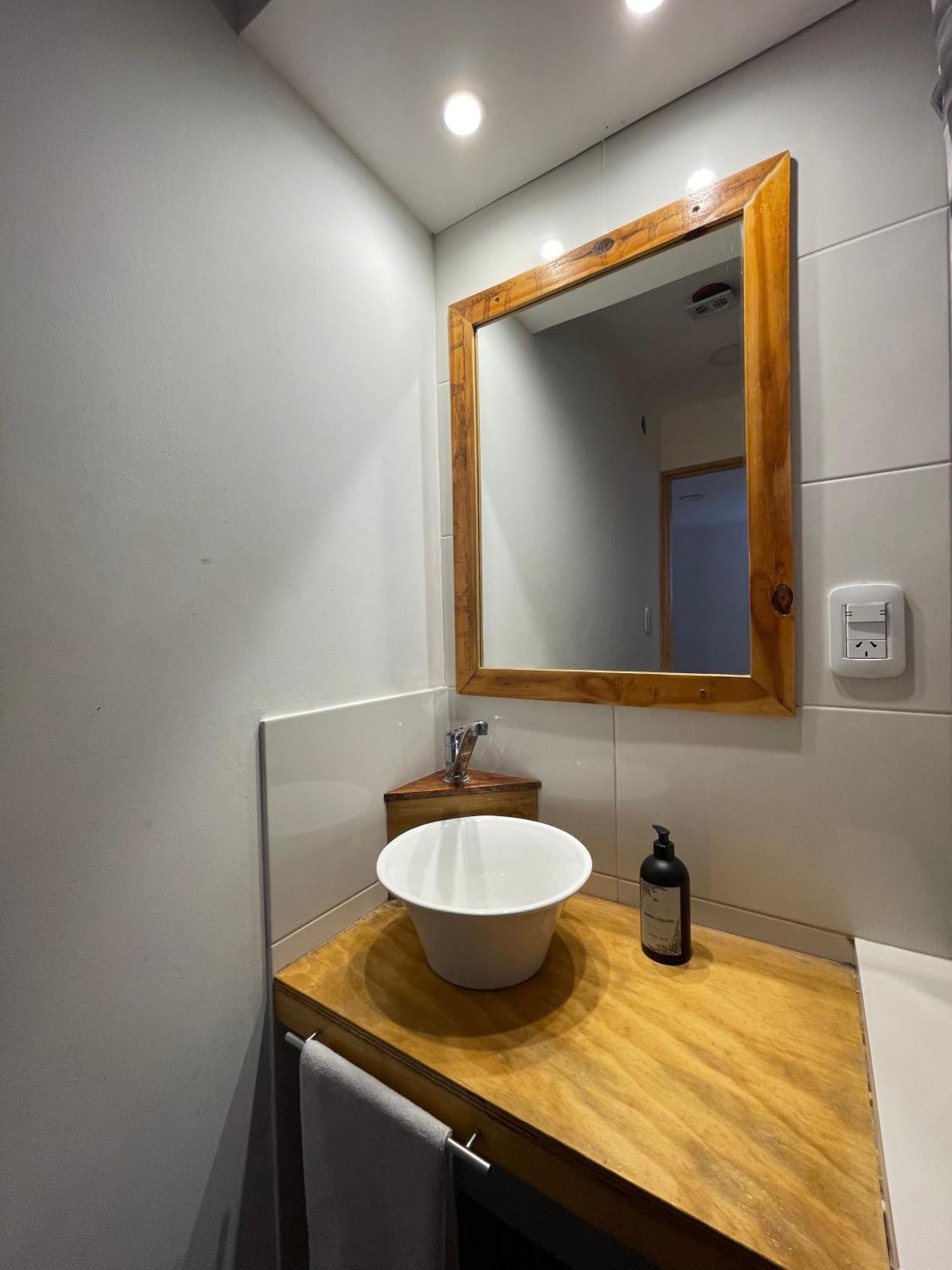 Mora Hostel Мендоса Экстерьер фото