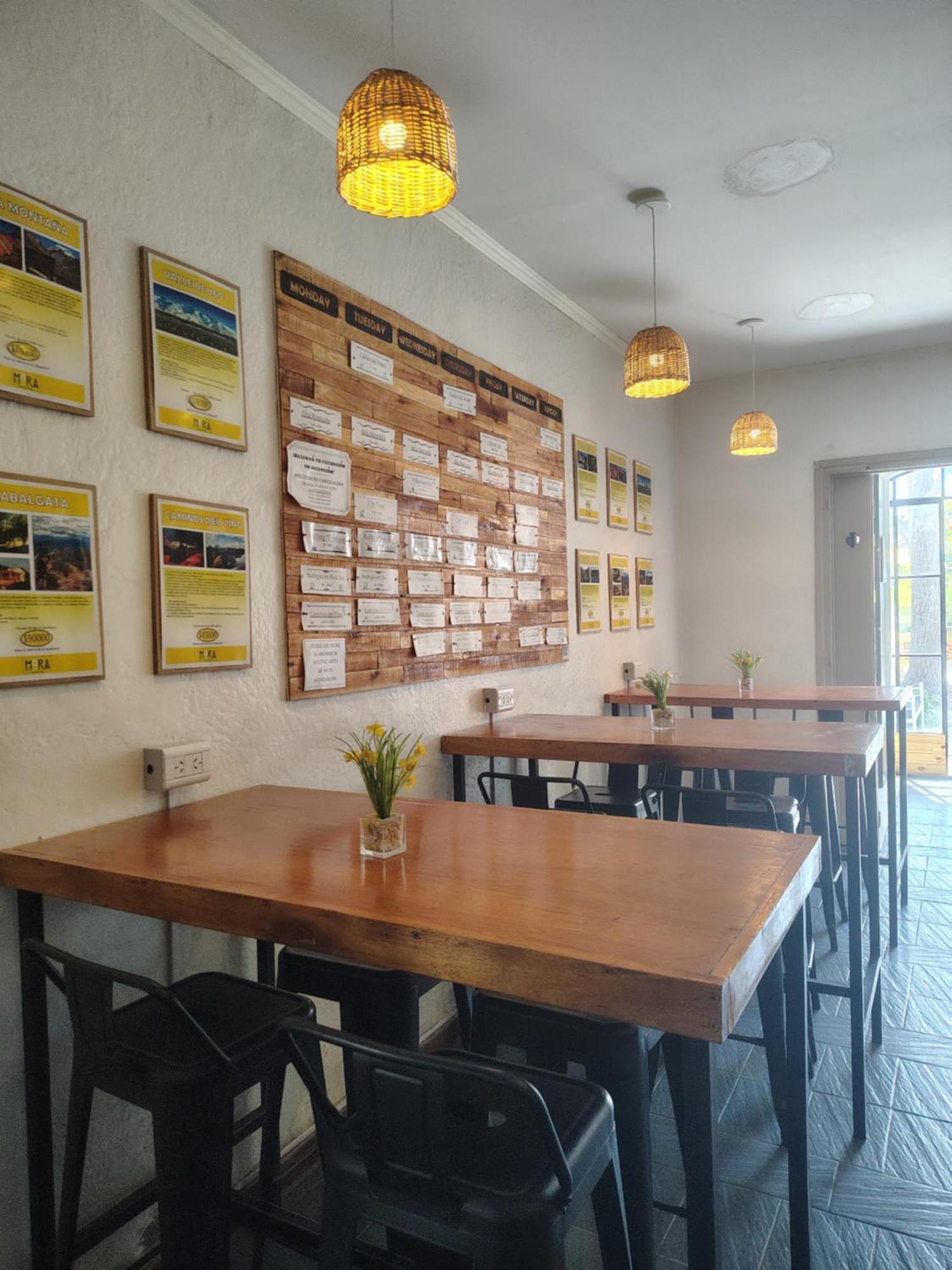 Mora Hostel Мендоса Экстерьер фото