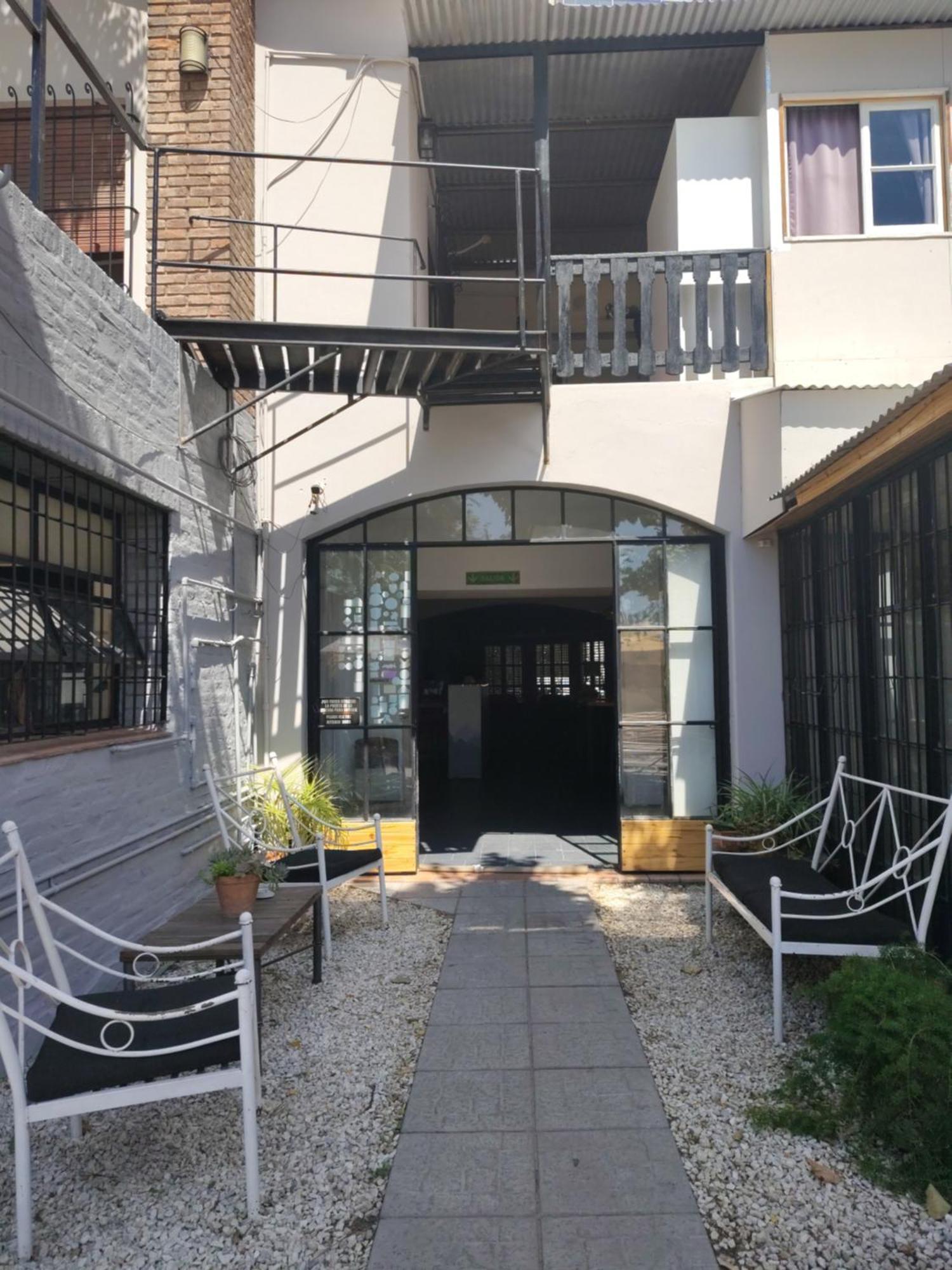 Mora Hostel Мендоса Экстерьер фото