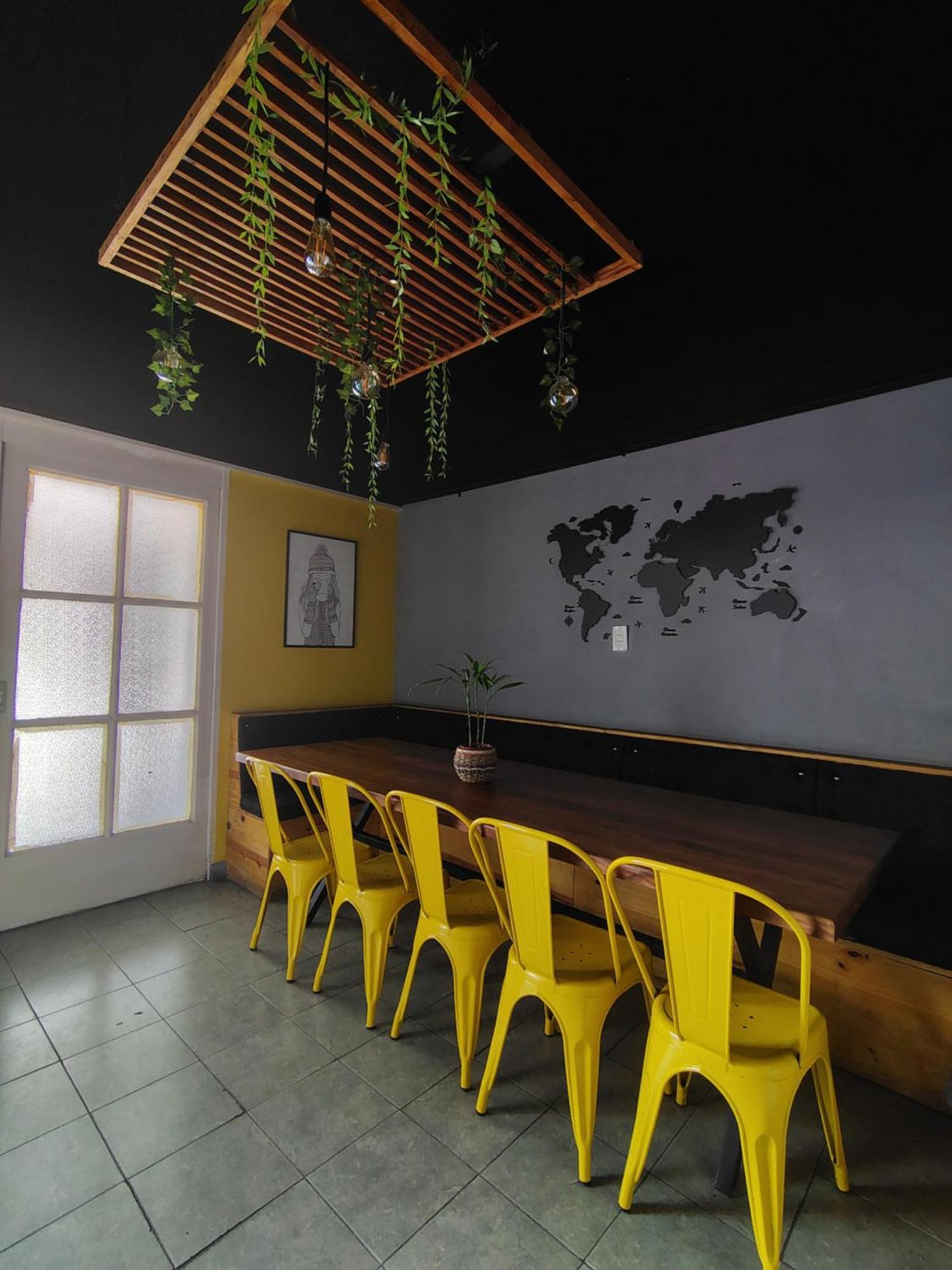 Mora Hostel Мендоса Экстерьер фото