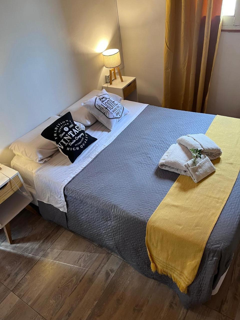 Mora Hostel Мендоса Экстерьер фото